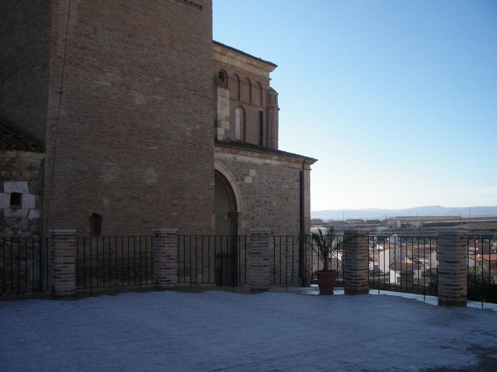 Apartamentos La Fonda Aninon 外观 照片