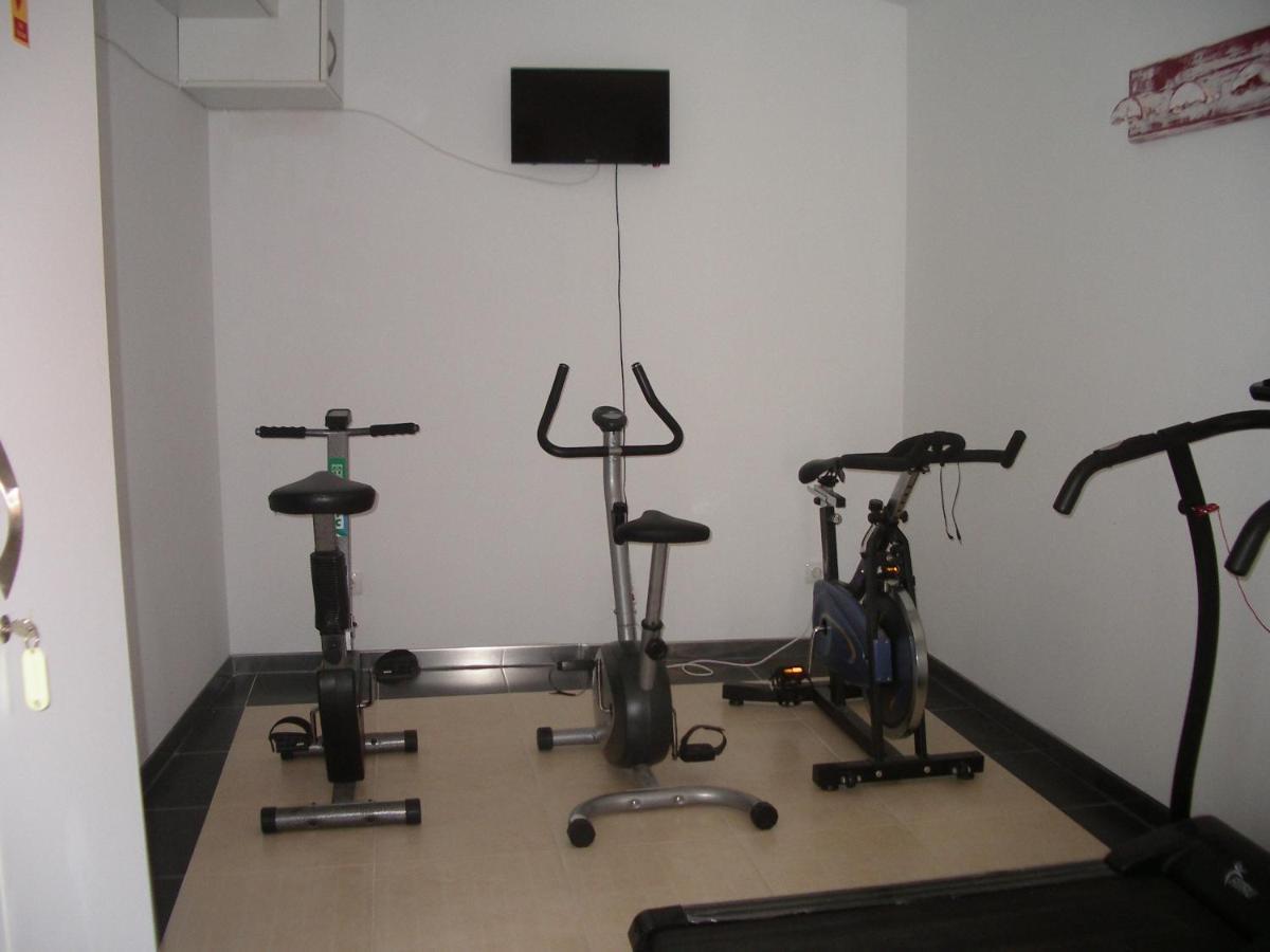 Apartamentos La Fonda Aninon 外观 照片
